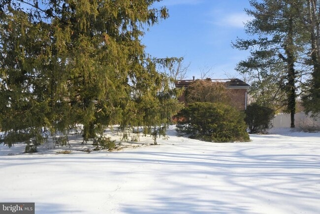 Building Photo - 6427 Pima St