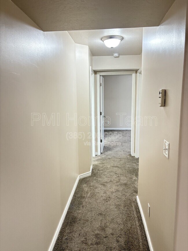 Building Photo - 2510 Charleston Ave