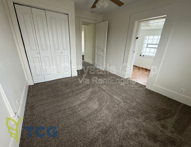 Building Photo - 227 Creve Coeur St