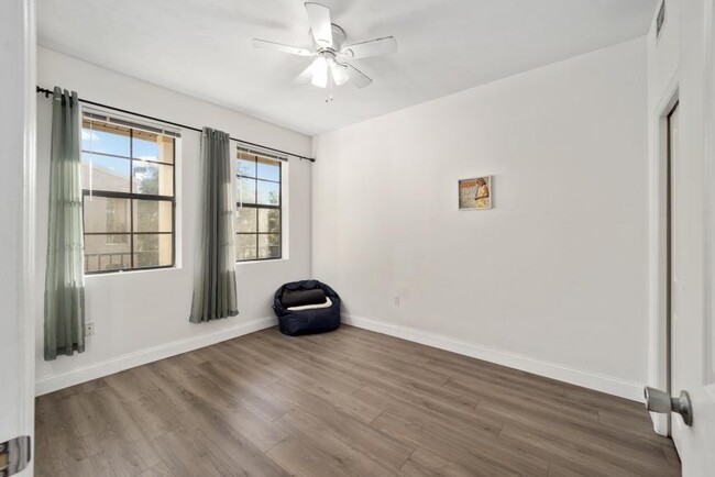 Building Photo - 2 bedroom in Gainesville FL 32601
