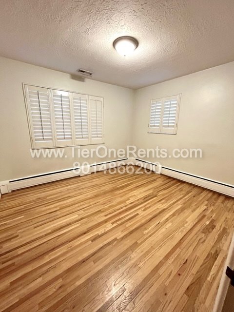 Building Photo - This property offers a NO DEPOSIT option available for qualified renters!