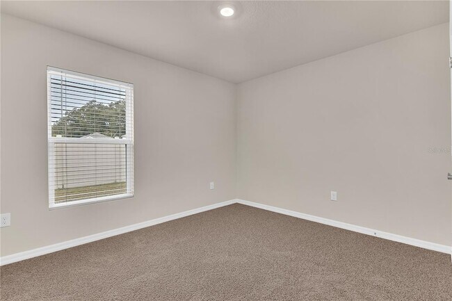 Building Photo - 2872 NE 21st Ct Rd