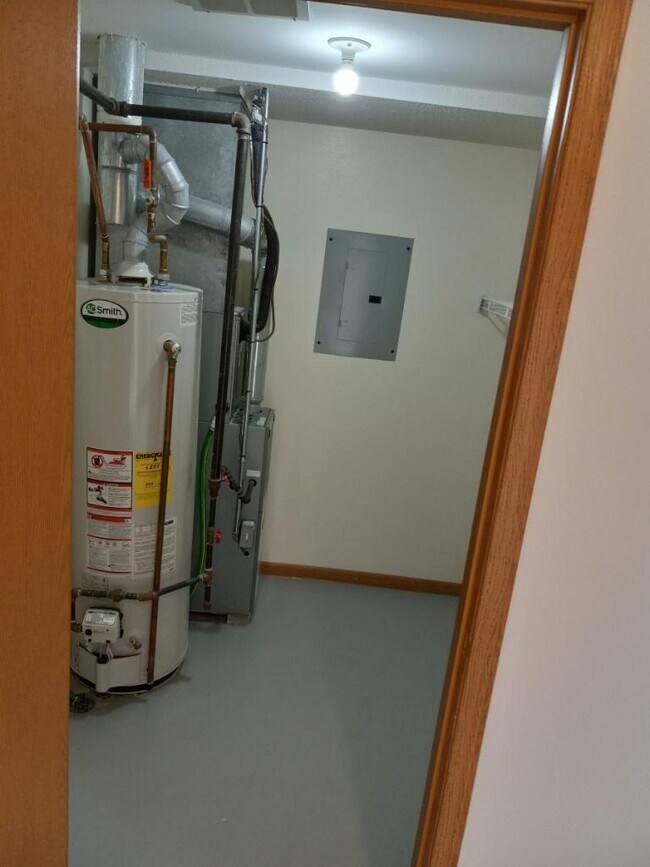 Utility Room Washer/Dryer Hook-Up - 262 W Main St