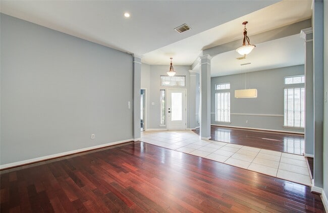 Building Photo - 14731 Raven Hollow Ln