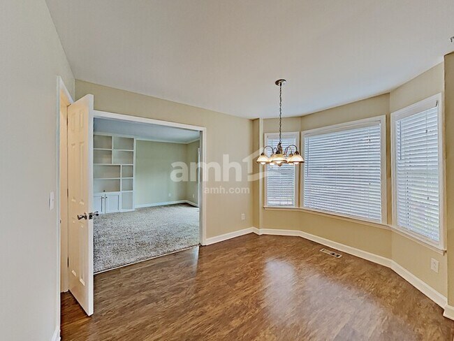 Building Photo - 2581 Douglas Ln