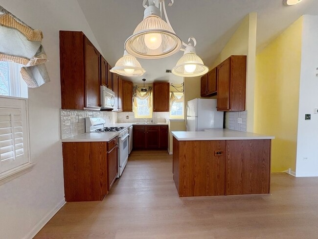 Building Photo - 2611 Cedar Glade Dr