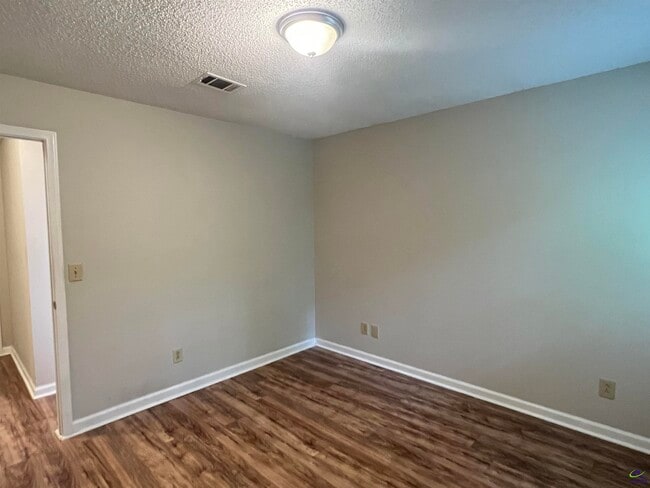 Building Photo - 536 Loblolly Ln