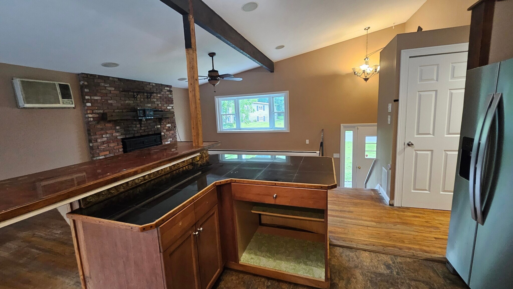 Kitchen - 5 Tudor Ct W