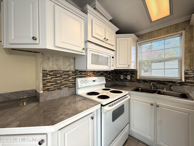 Building Photo - 4825-4A1A A1A S