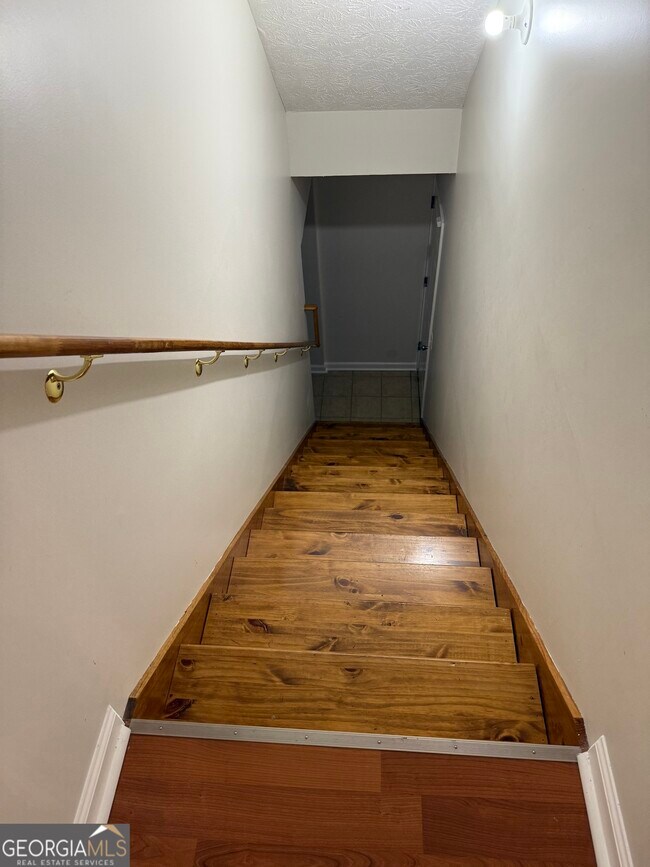 Building Photo - 455 Waterway Dr SW