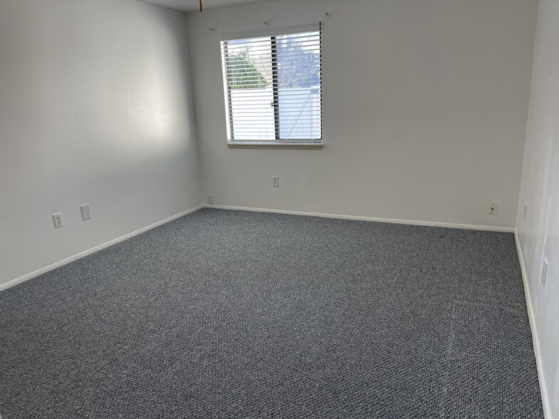 Building Photo - 307 Lake Placid Ct