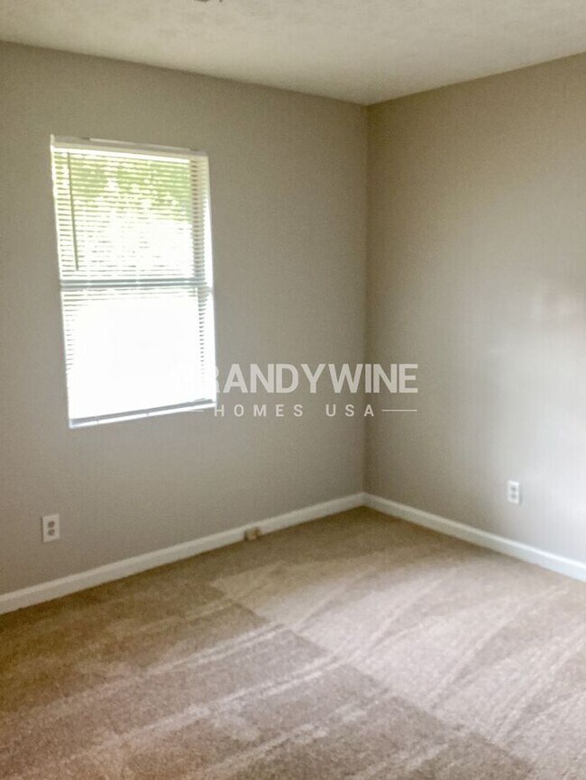 Building Photo - MOVE IN BY JULY 28TH AND HALF  OFF AUG RENT