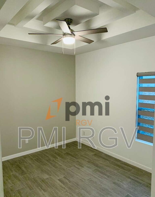 Building Photo - 805 W Garrison Dr