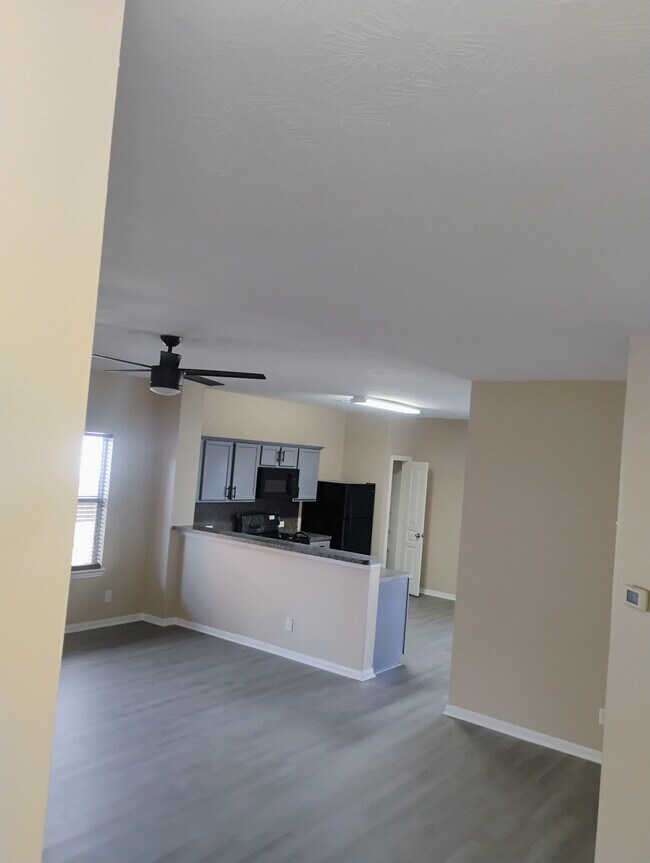 Building Photo - 10838 Harston Dr