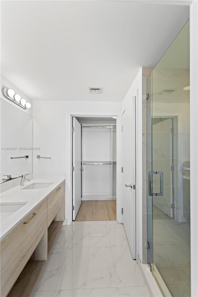 Building Photo - 16385 Biscayne Blvd