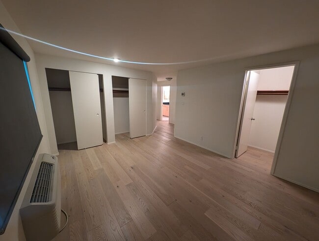 Building Photo - Capitol Hill Condo Available in June - Two Bedroom, High Floor Unit w/ A/C