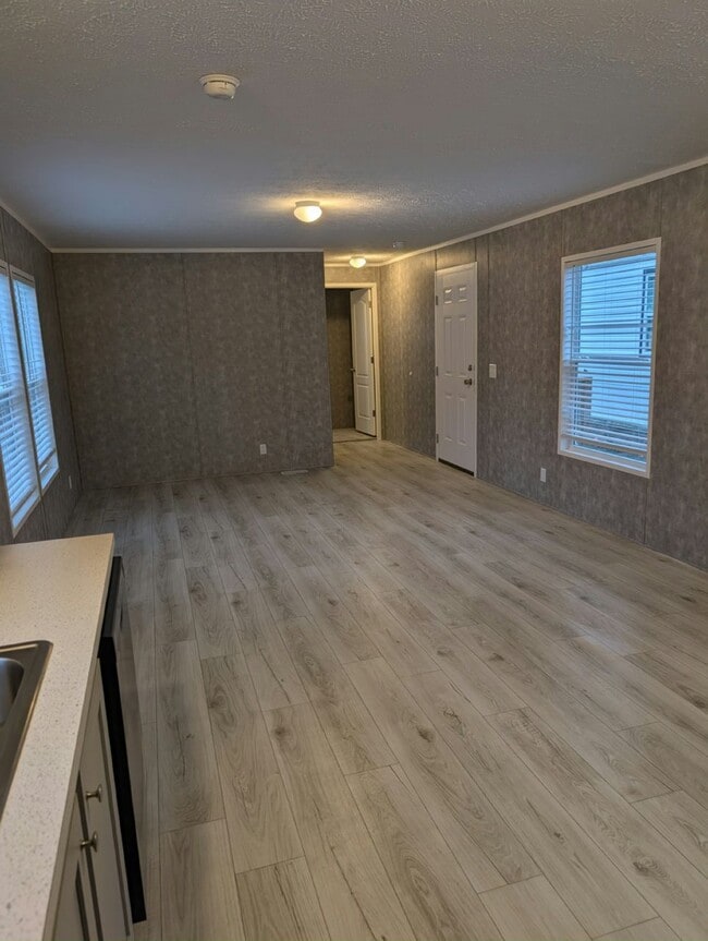 Building Photo - 49643 Pine Dr