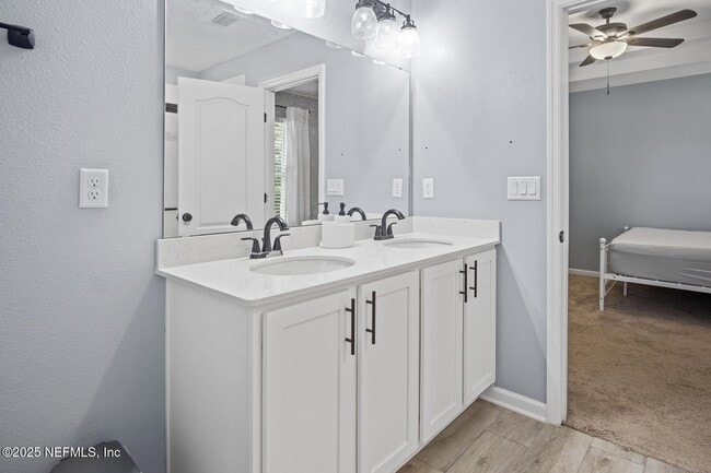 Building Photo - 11647 Pacific Dogwood Ct