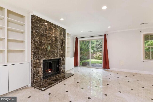 Building Photo - 10127 Crestberry Pl