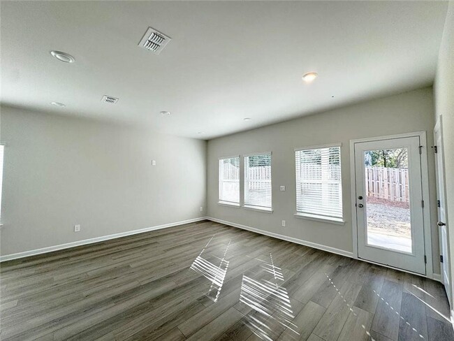 Building Photo - 4264 Holland Grv Rd