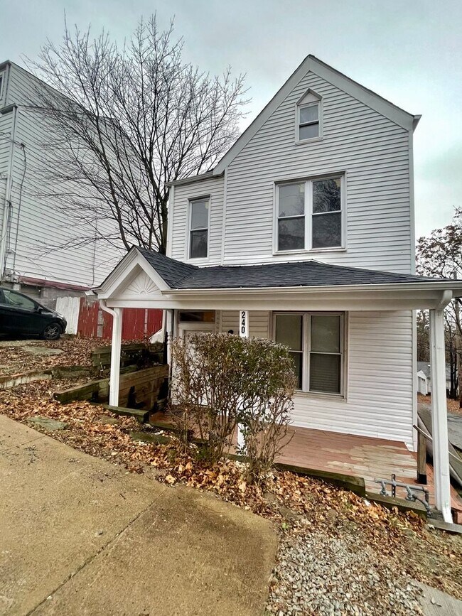 Primary Photo - 240 Lafayette Ave