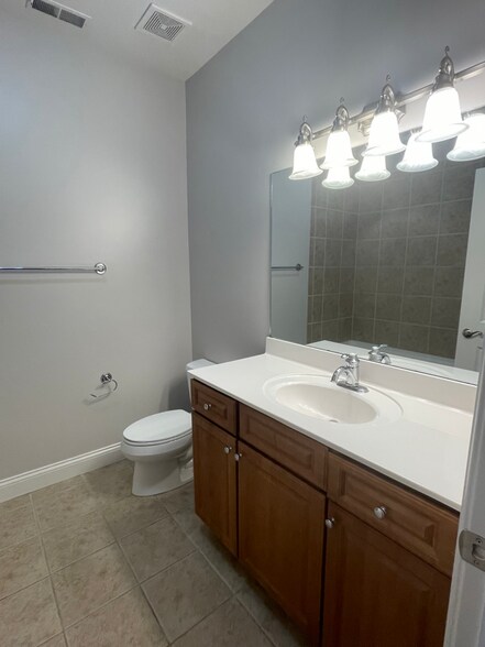 Building Photo - 1003 Cumberland Park Dr