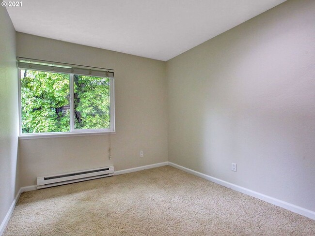 Building Photo - Sunny 2bdrm/2bath Condo in South Beaverton...