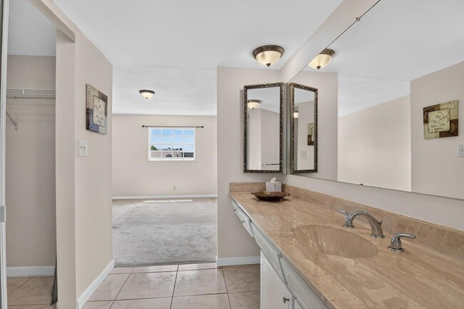 Building Photo - 4140 NW 44th Ave