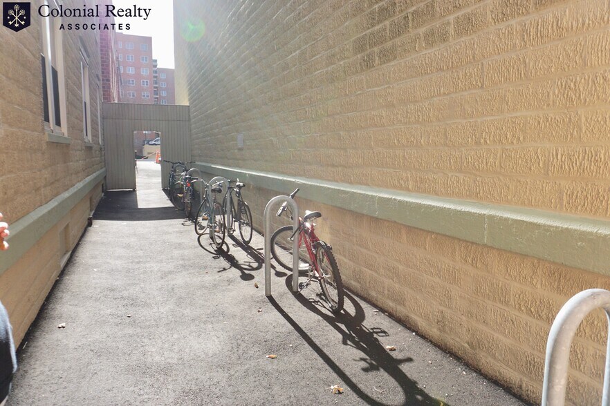 Building Photo - 60 Egmont St