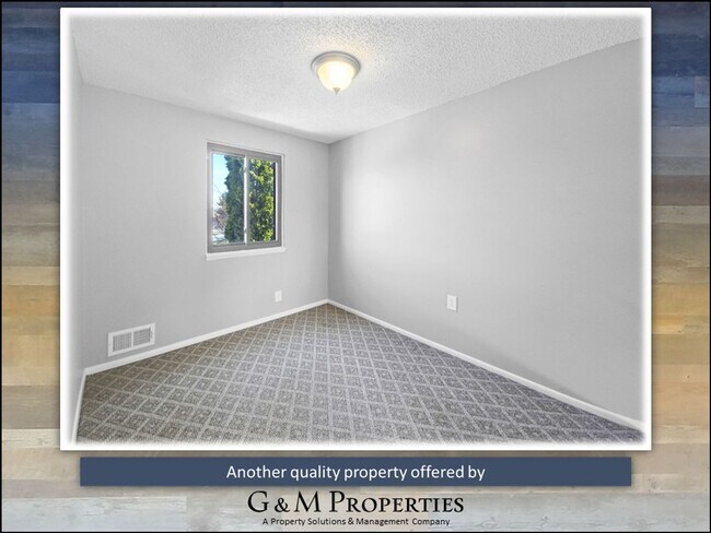 Building Photo - Rarely Available 1-Bedroom Townhouse in Henrietta: Updated & Amenity-Filled!