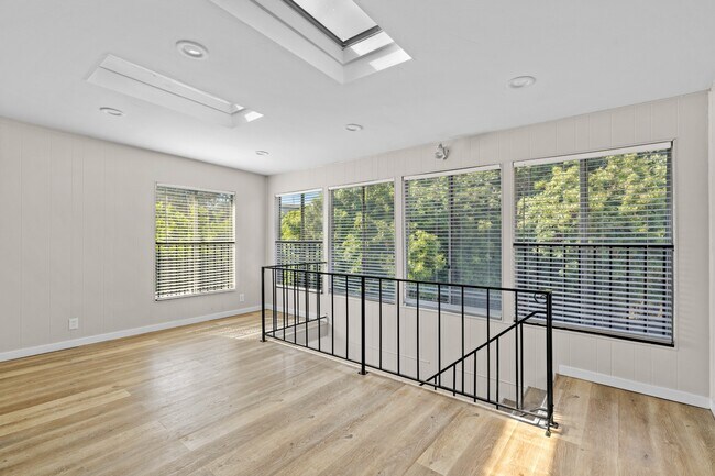 Building Photo - 6430 Montezuma Rd