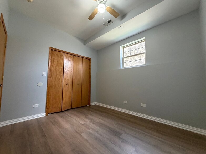 4th bedroom - 2702 W Warren Blvd