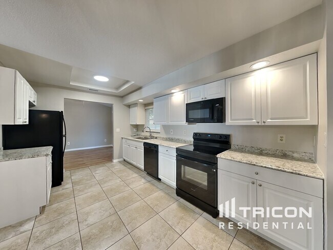 Building Photo - 20336 Peachland Blvd