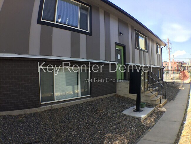 Building Photo - 2445 Lawrence St