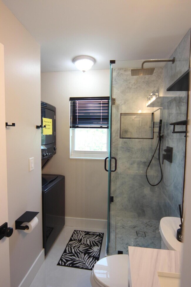 Building Photo - 270 Bella Vista Ct N