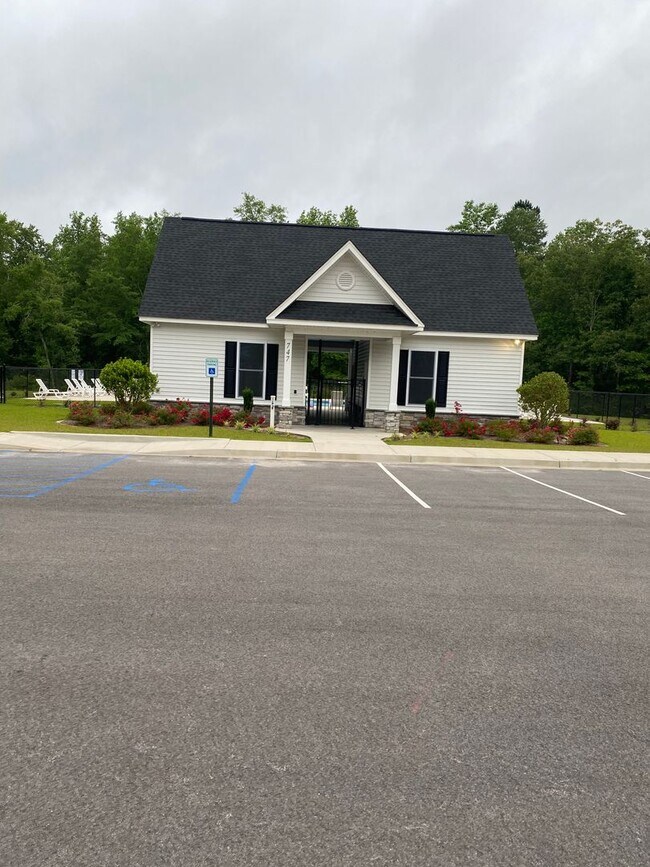 Building Photo - Brand New Beautiful 3 Bedroom 2.5 Bathroom