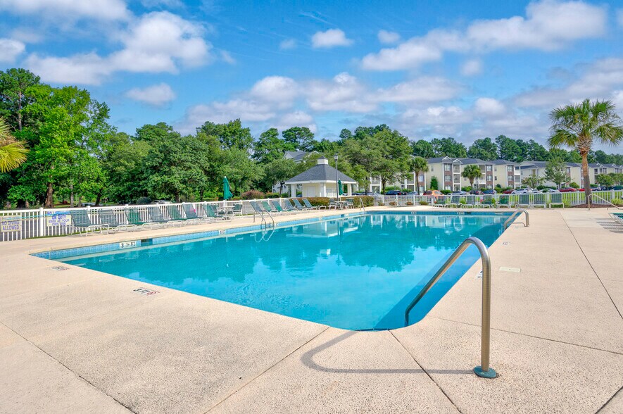 Building Photo - 1278 River Oaks Dr