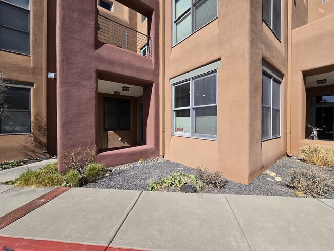 Building Photo - 1012 Marquez Pl