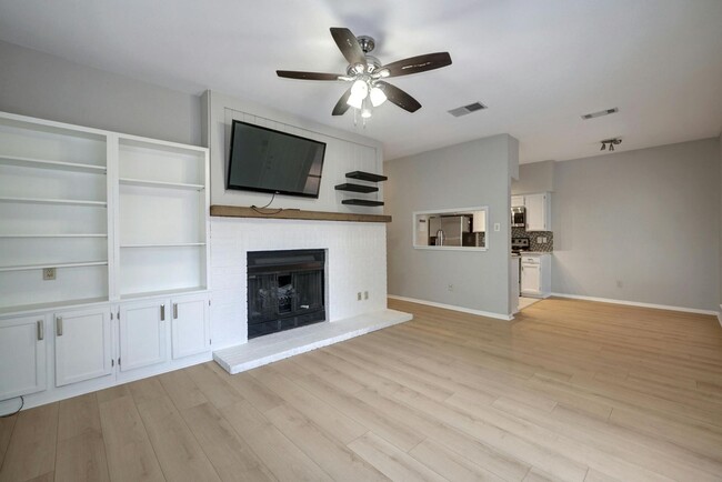 Building Photo - Affordable West Campus Condo Less Than a M...