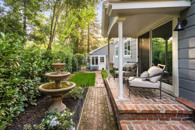 Building Photo - Beautiful 2 story home in desirable Diablo...