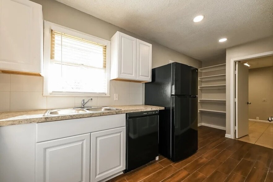 Building Photo - 1226 McDonald Dr