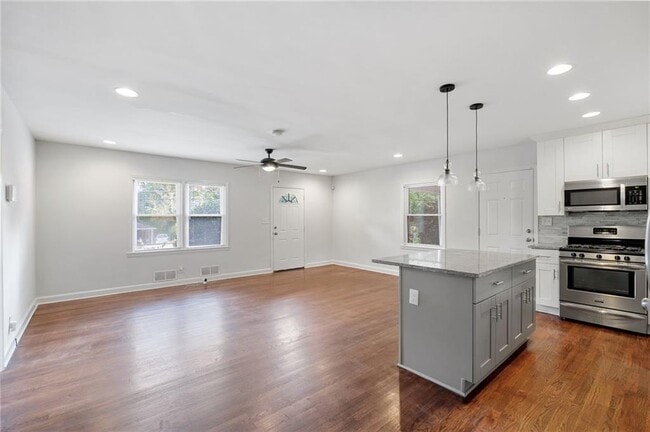 Building Photo - 2474 Habersham Dr