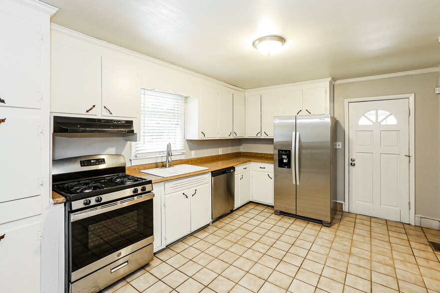 Building Photo - 758 Denning Pl