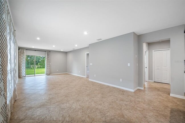 Building Photo - 11230 High Noon Trl