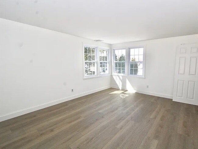 Building Photo - 18 Palisades St