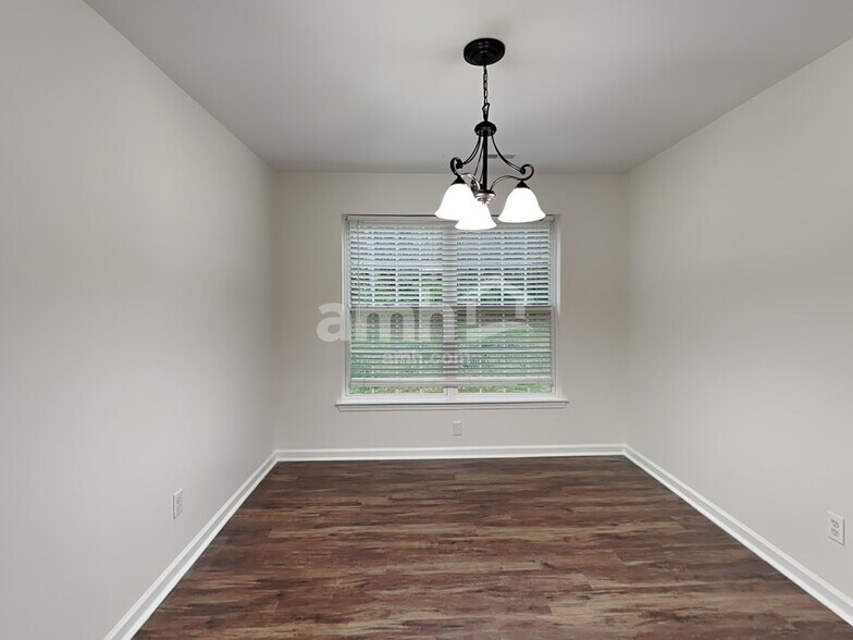 Building Photo - 1421 Juniper Hills Ln
