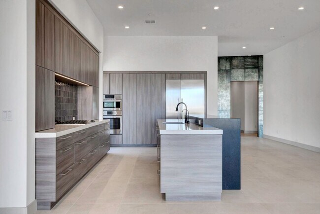 Building Photo - MacDonald Highlands Beauty With Awesome Views