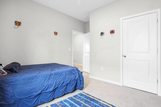 Building Photo - 383 Kells Ct E