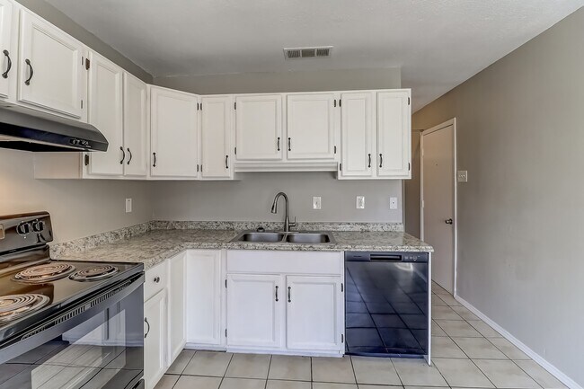 Building Photo - 104 Melody Cir