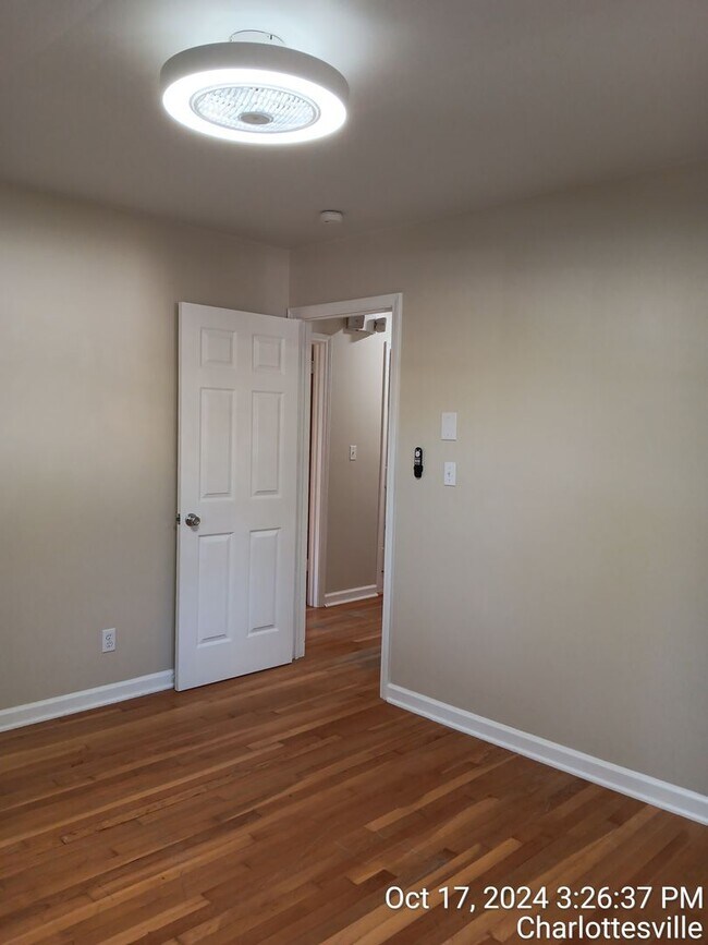 Building Photo - Spacious 5-Bedroom 2 Bath  Home in Historic Downtown Charlottesville